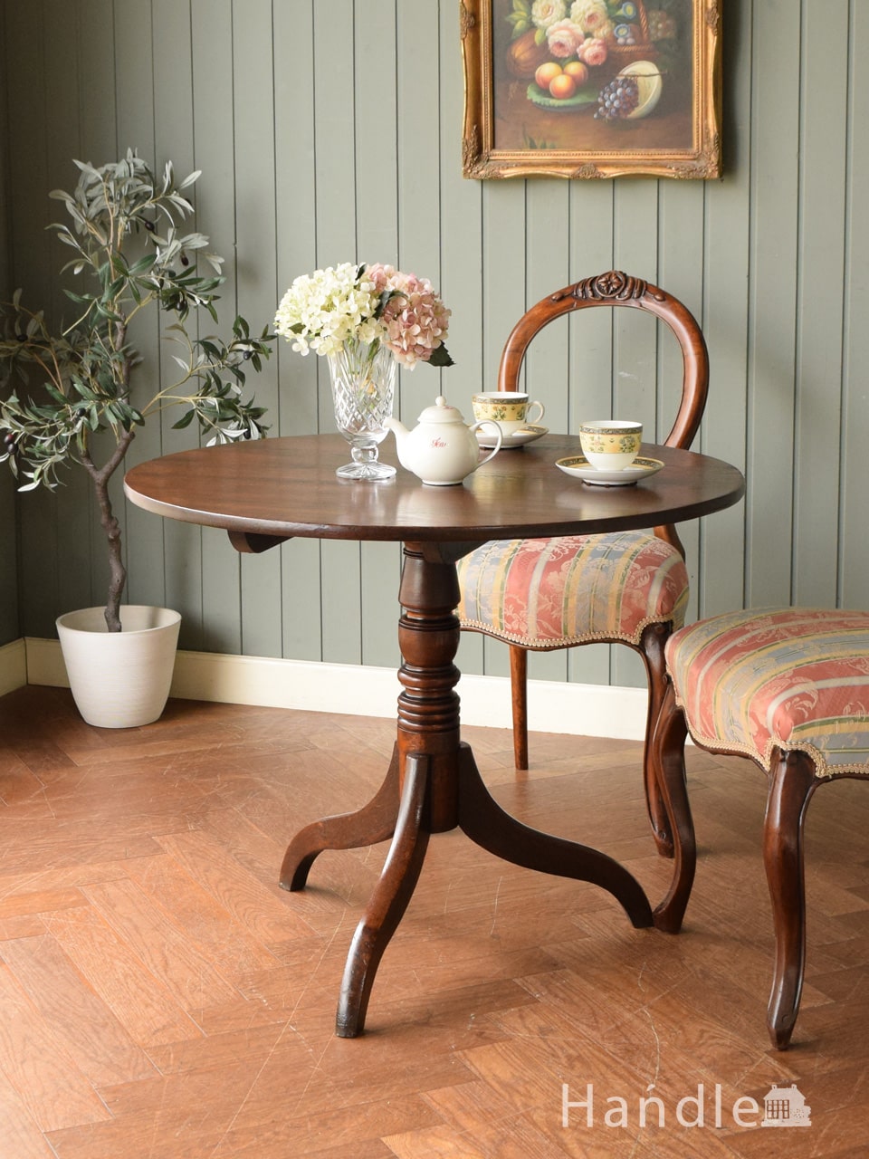 イギリスで見つけた伸長式のテーブル、アンティークのゲートレッグ