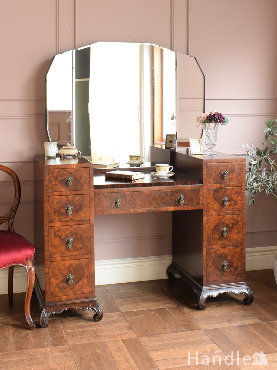 フランスから届いたアンティークの鏡台、三面鏡の美しい猫足ドレッサー