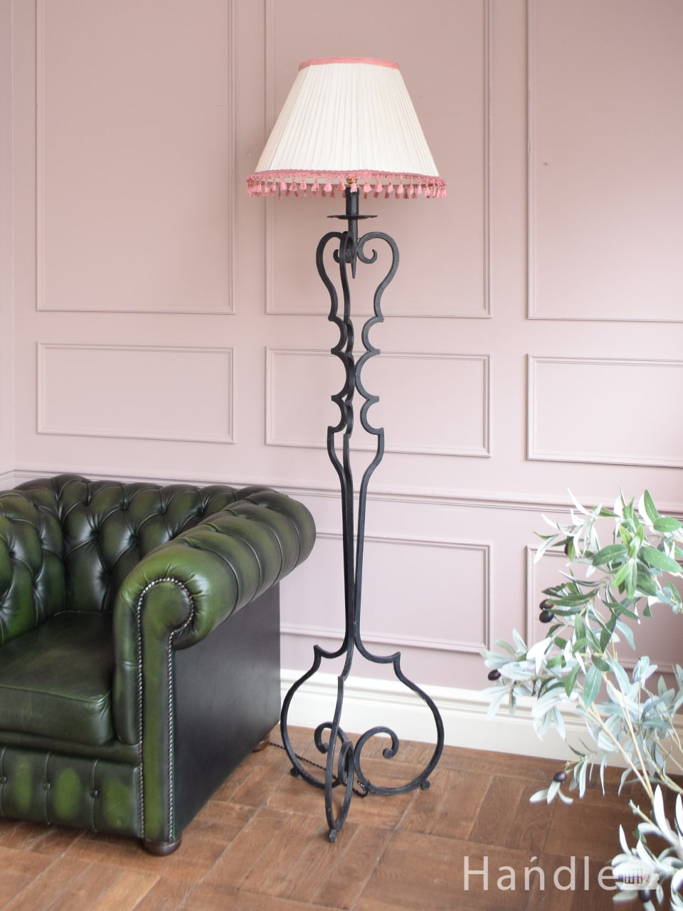 フランス輸入のアンティーク照明、フリンジシェードのアイアンフロア