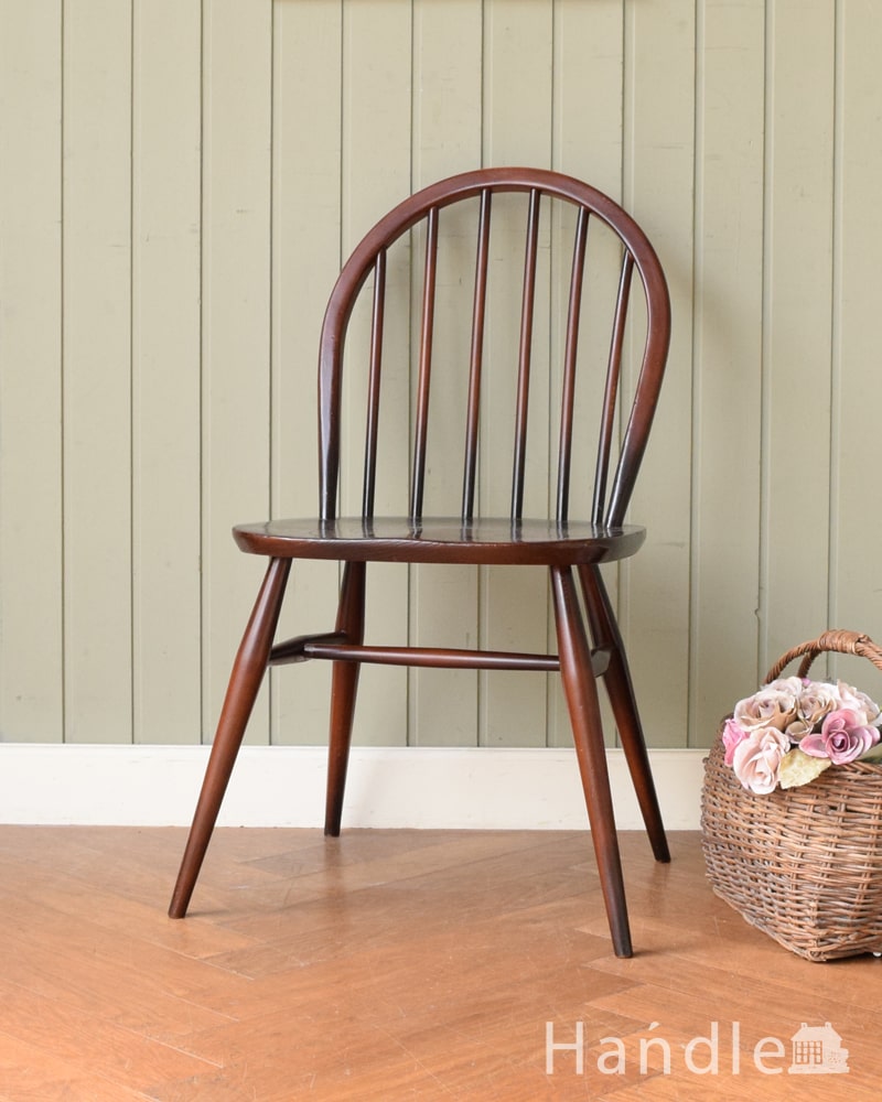 肘掛付きのシンプルな椅子、アンティーク アーコール フープバック