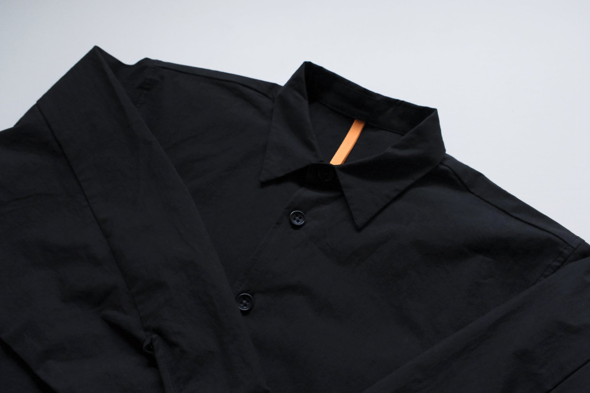 MAN-TLE SHIRT R0S8 Black Weather – 履物関づか 岩倉AA Online Store