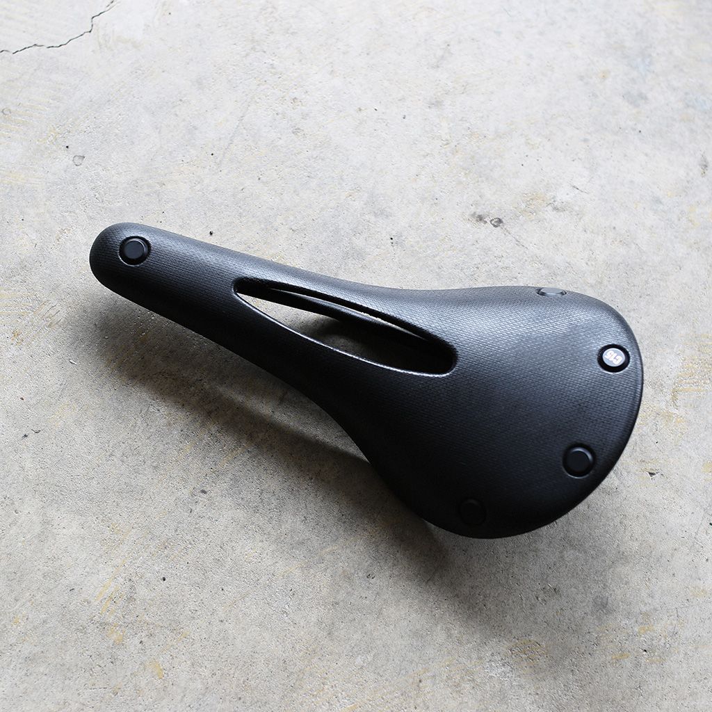 BROOKSのサドル、Cambium C15 Carved All Weather - 自転車通販