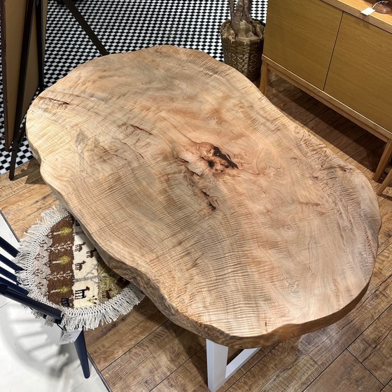 樹種で選ぶ 「トチ」 | 製品一覧 | 葉山家具