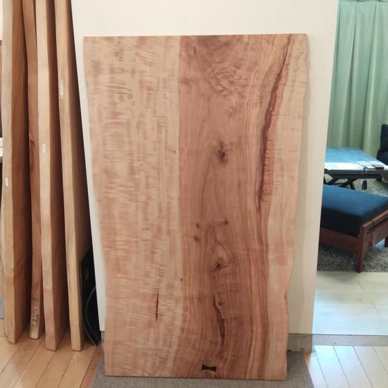 樹種で選ぶ 「トチ」 | 製品一覧 | 葉山家具