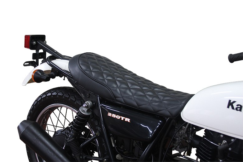 250TR クラシックフラットシート ブラック/ダイヤ | オートバイの