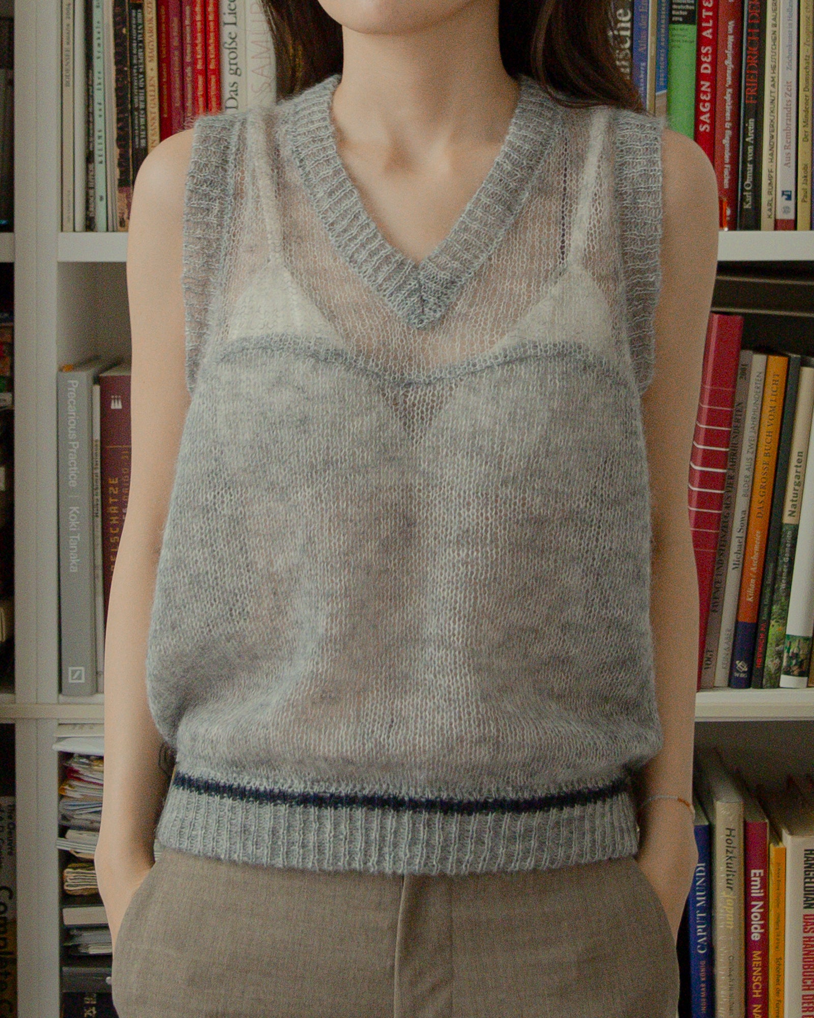 Bookworm's knit vest – HEAP