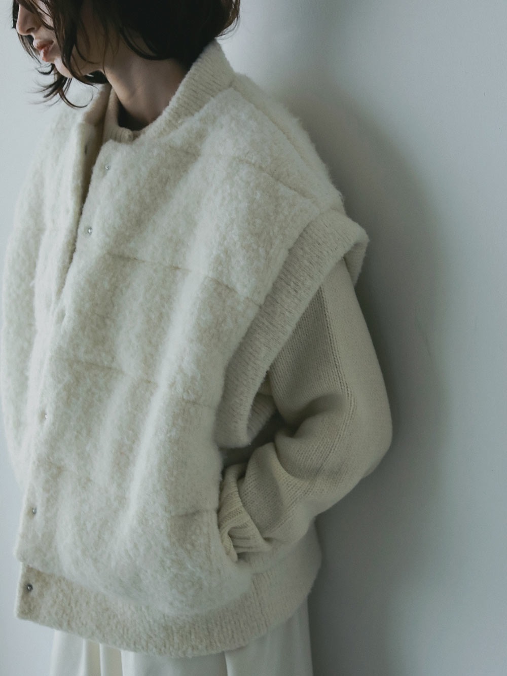 アルパカブレンド中綿ニットベスト | Jacket | HER. Online Store