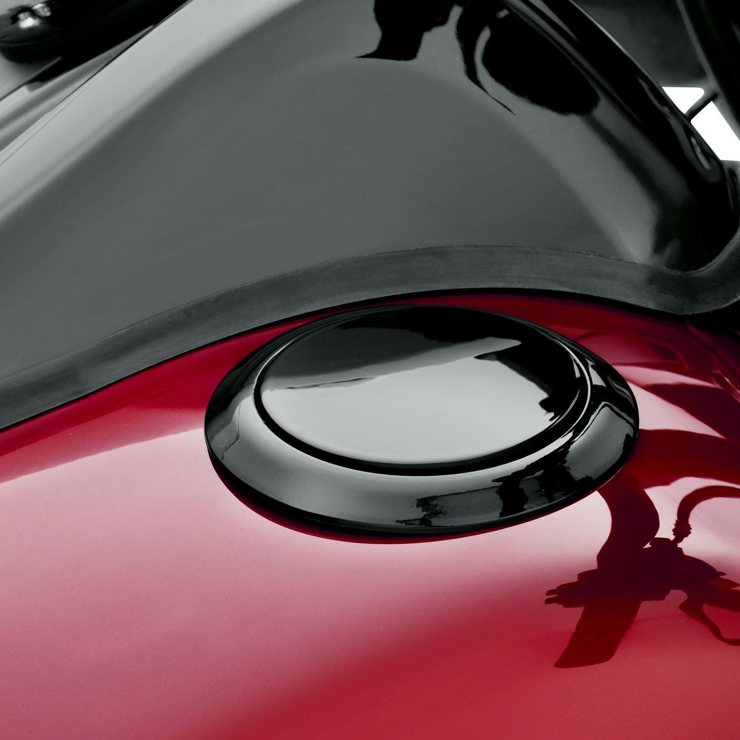 ソフテイル2018以降（M8）用フューエルキャップ（ポップアップ