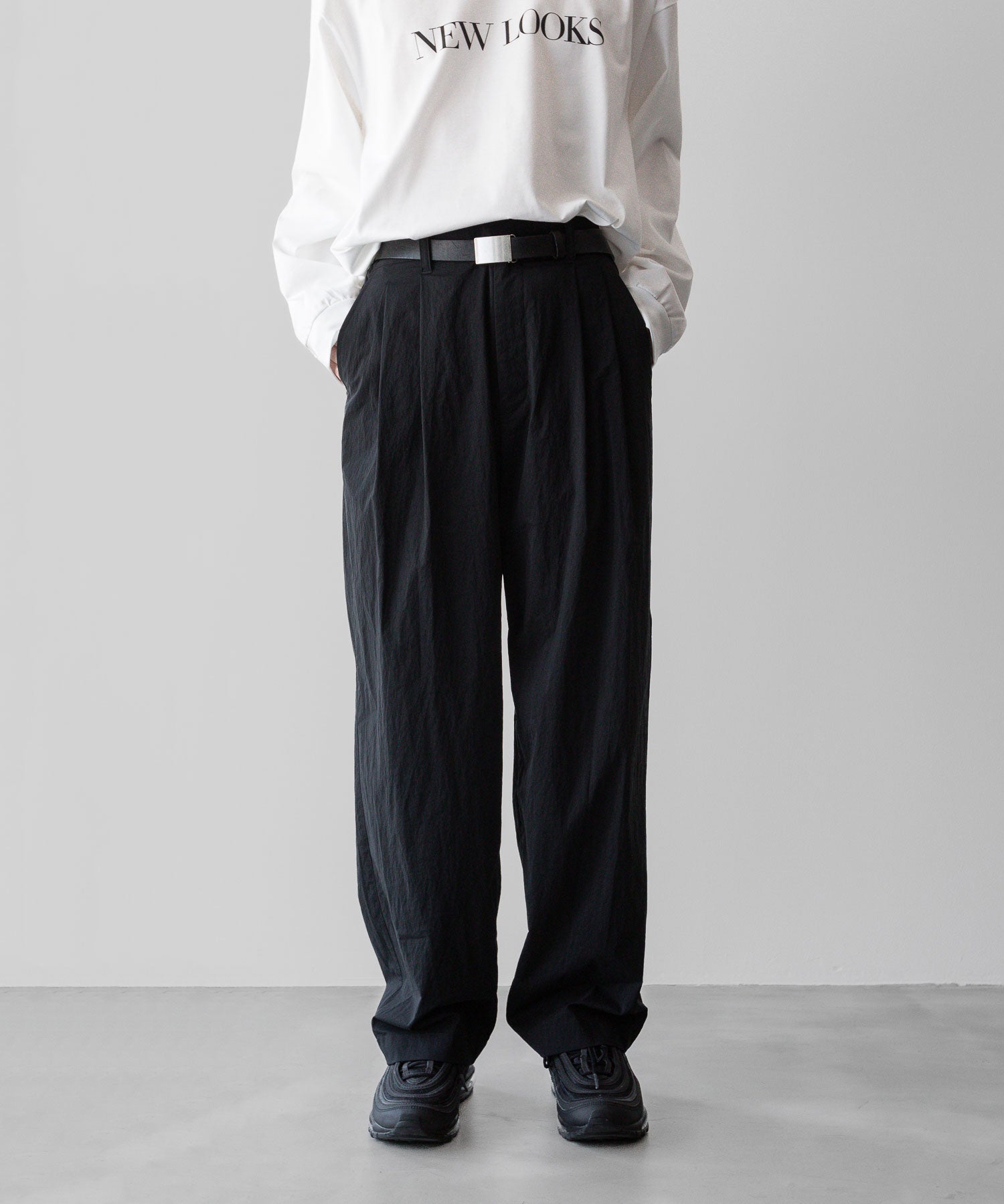 ssstein / シュタイン】WINDPROOF NYLON EASY WIDE TROUSERS - BLACK