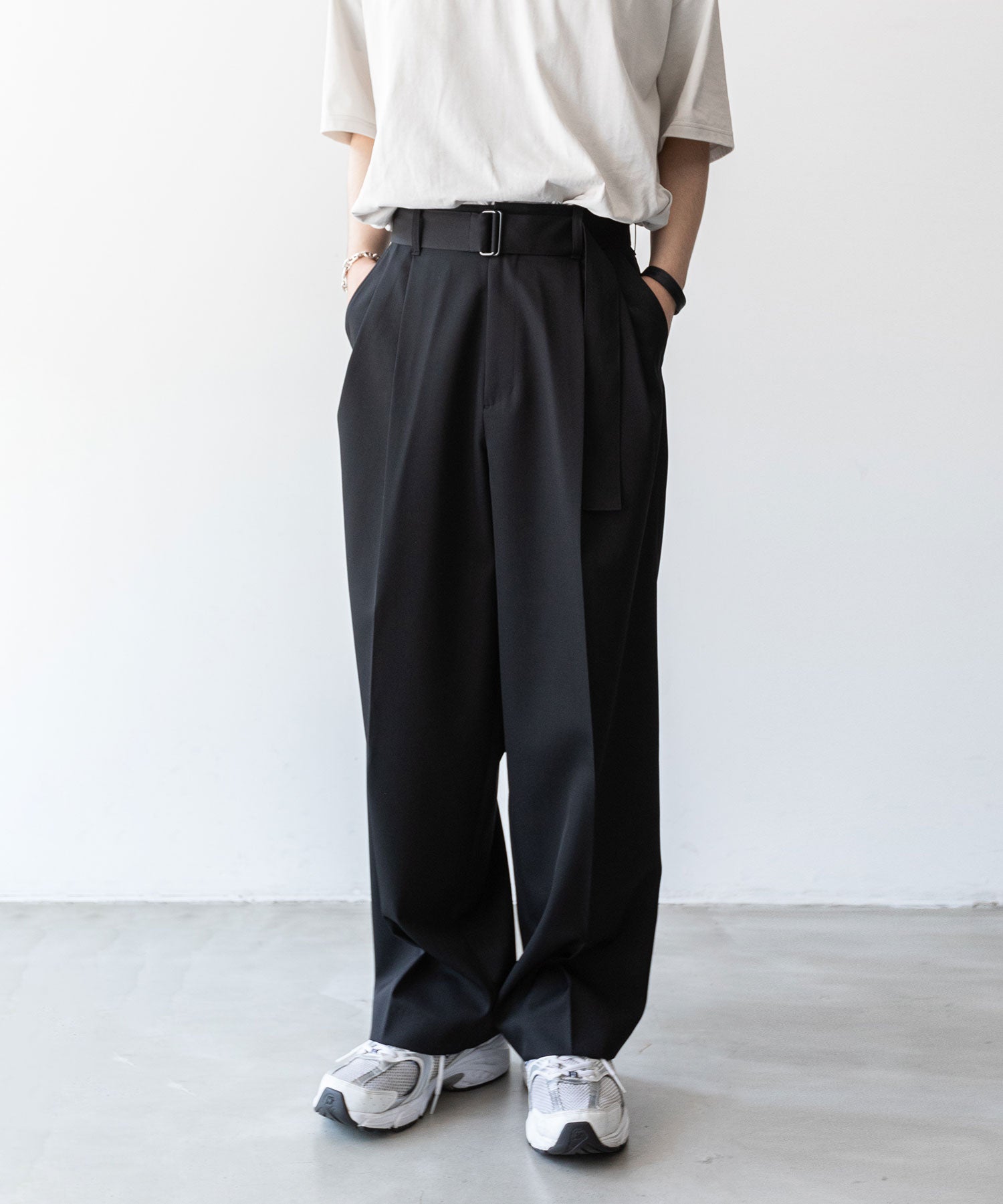 stein / シュタイン】BELTED WIDE STRAIGHT TROUSERS - BLACK | 公式