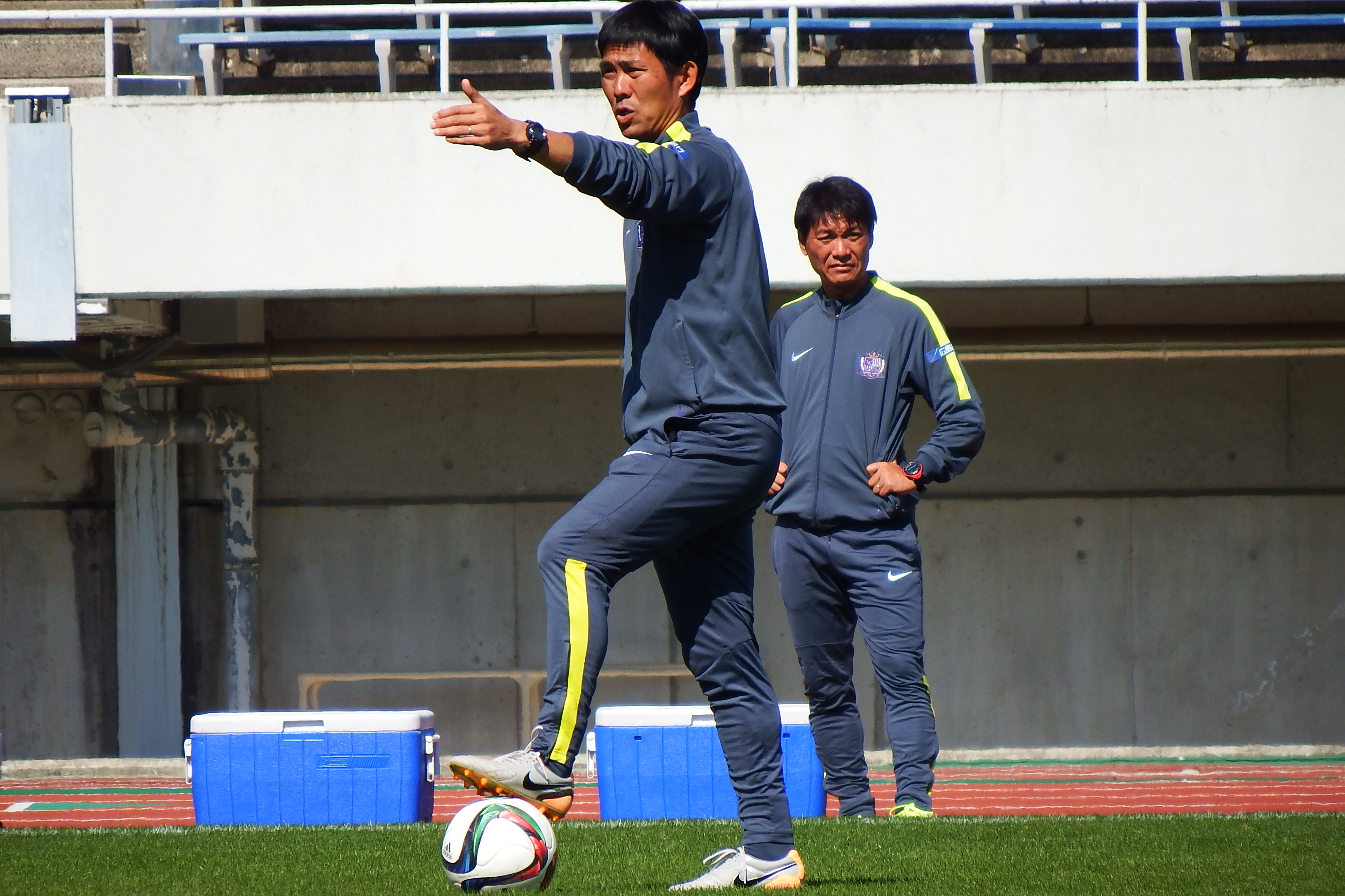 サンフレッチェ広島の森保監督、3度目のJ1頂点を射程、「次期日本