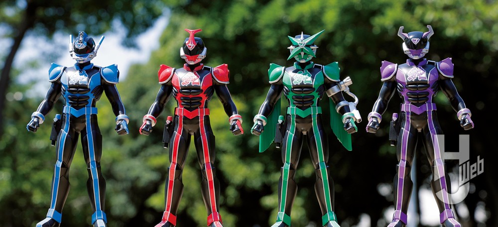 スーパー戦闘 純烈ジャー』の変身姿をソフビフィギュアで立体化【海洋