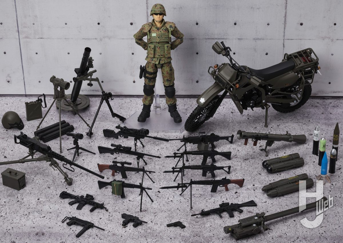 ラジコンジープ figma 自衛隊員 破損品 ラジコンジープ figma 自衛隊員