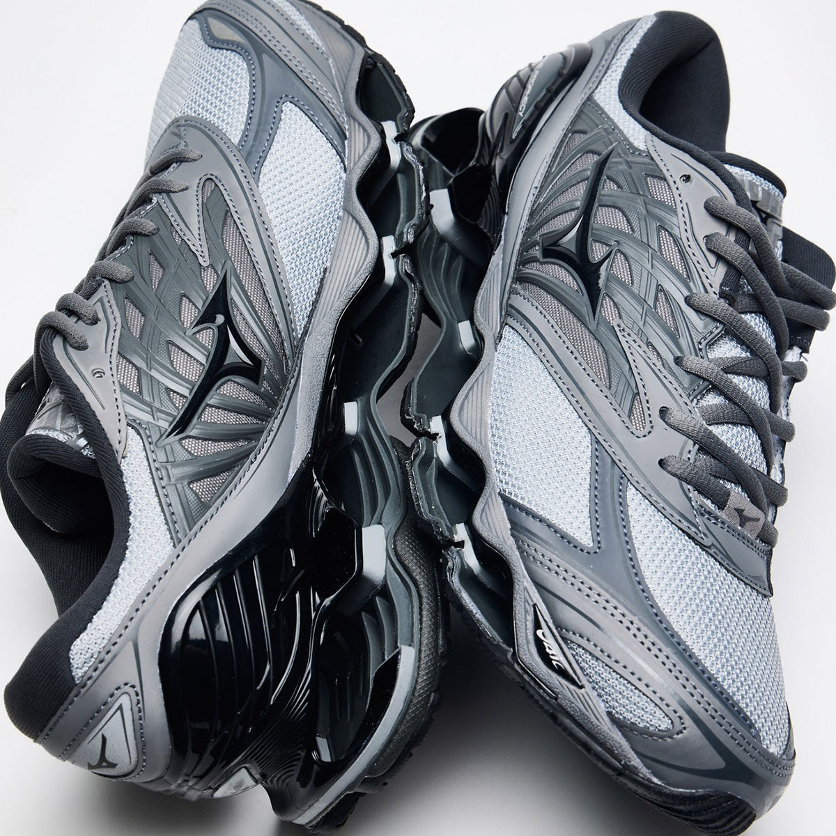 MIZUNO - UNISEX WAVE PROPHECY LS LIGHT GRAY/DARK GRAY/GRAY