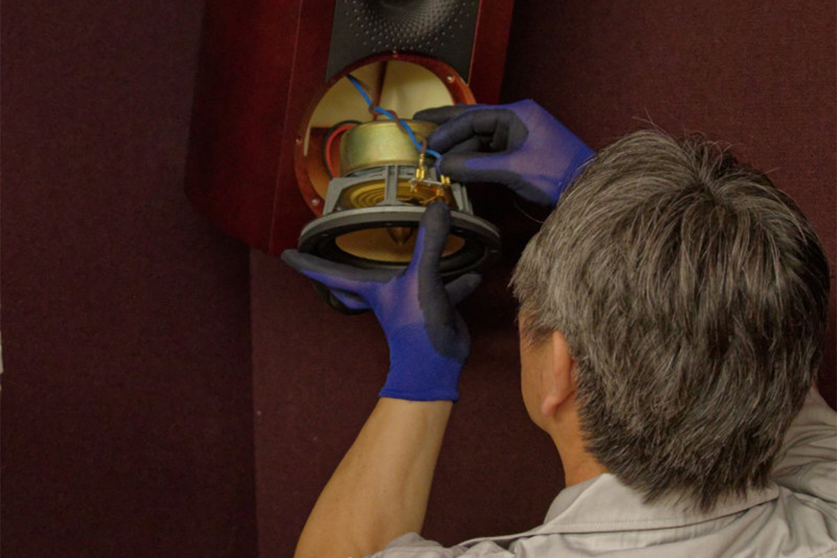 10年来のシアターでお気に入りのB&W「Nautilus」を使い続けたい！“修理