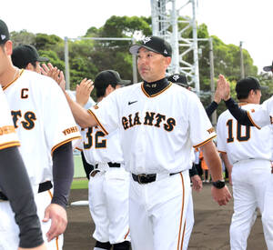 巨人】荒巻悠が持ち味の長打力発揮「タイミングを間違わずに、芯で