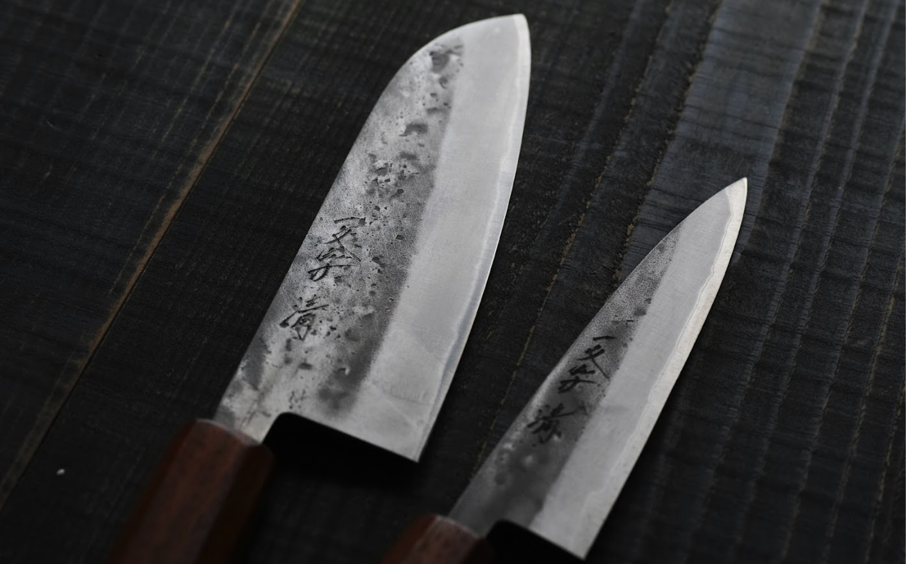一文字 清 青二鋼 樫漆柄 和式三徳包丁 – 堺一文字光秀