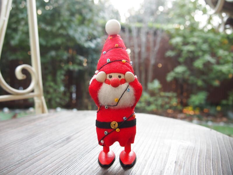 ノルディカニッセ 電飾にからまるはりきりサンタ❤︎ ノルディカニッセ
