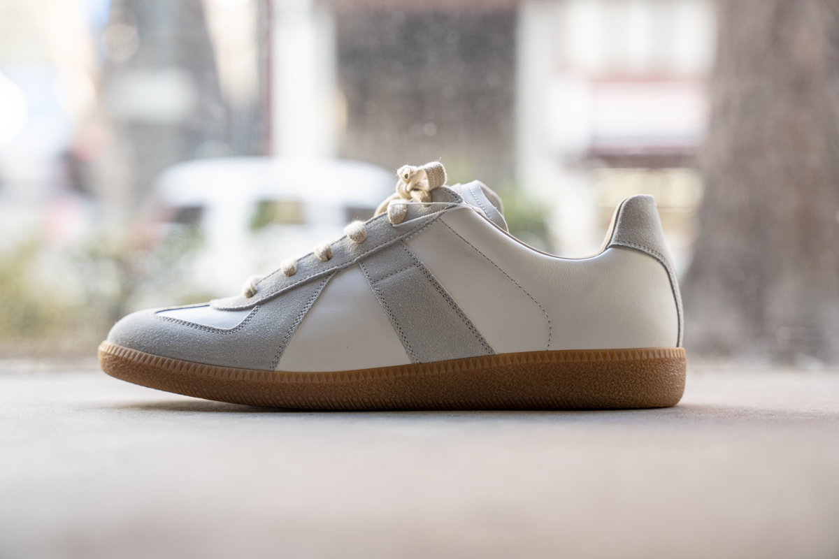 メゾンマルジェラのジャーマントレーナー | HUES 福岡セレクトショップ