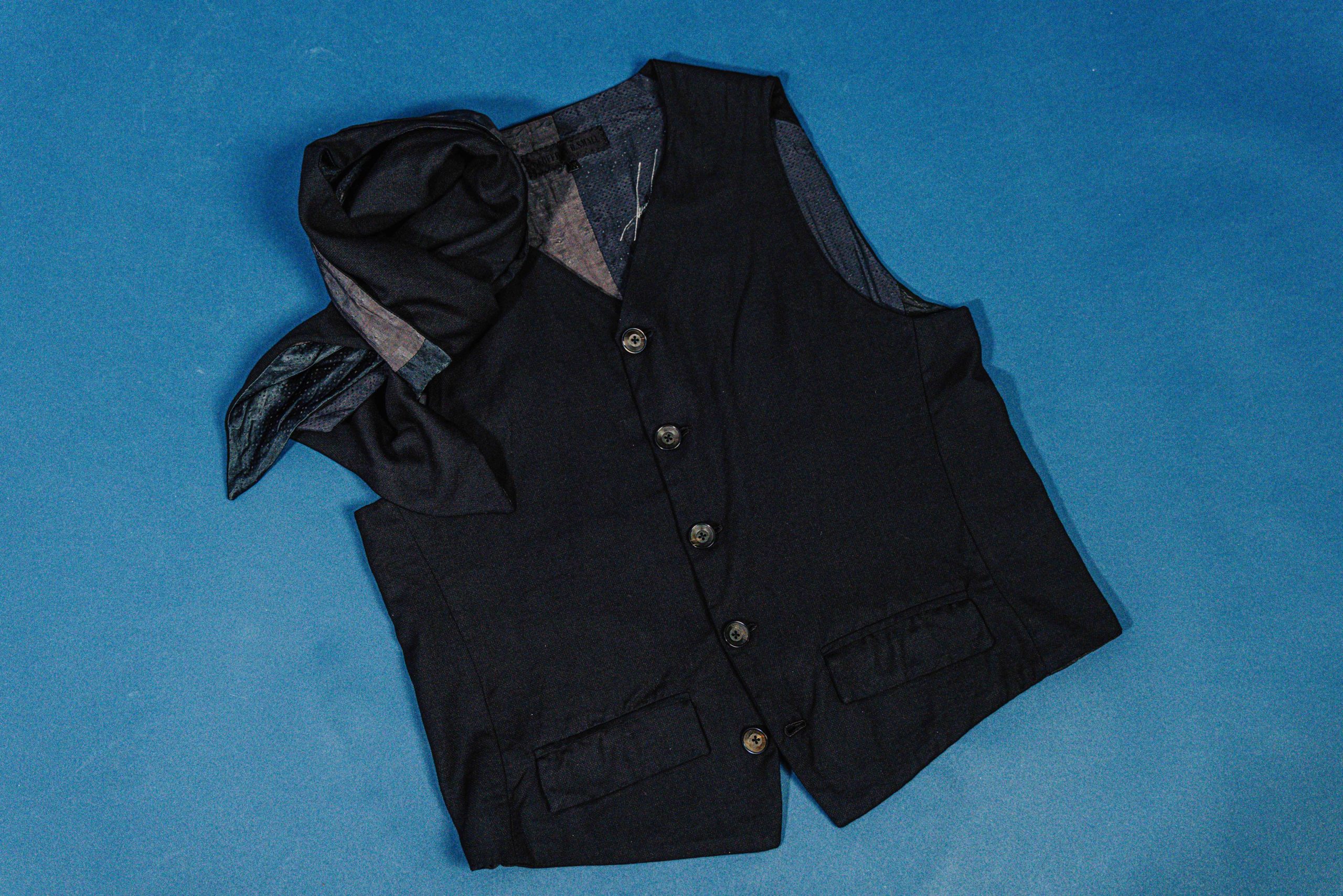 ジェフリー B.スモールのPiacenza super 150's ベスト&スカーフ | HUES