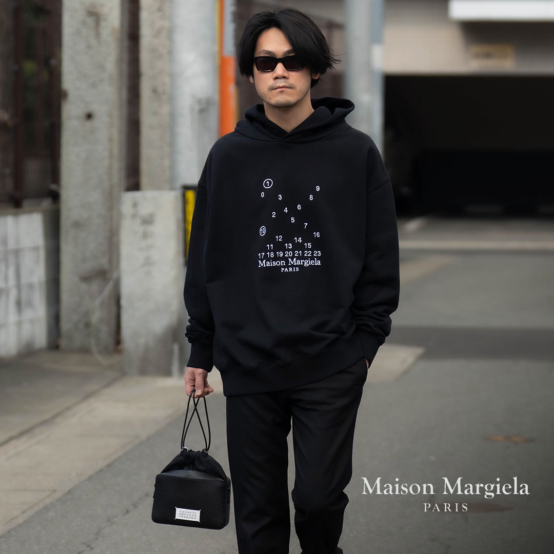 メゾンマルジェラの刺繍ロゴ フードパーカー | HUES 福岡セレクトショップ