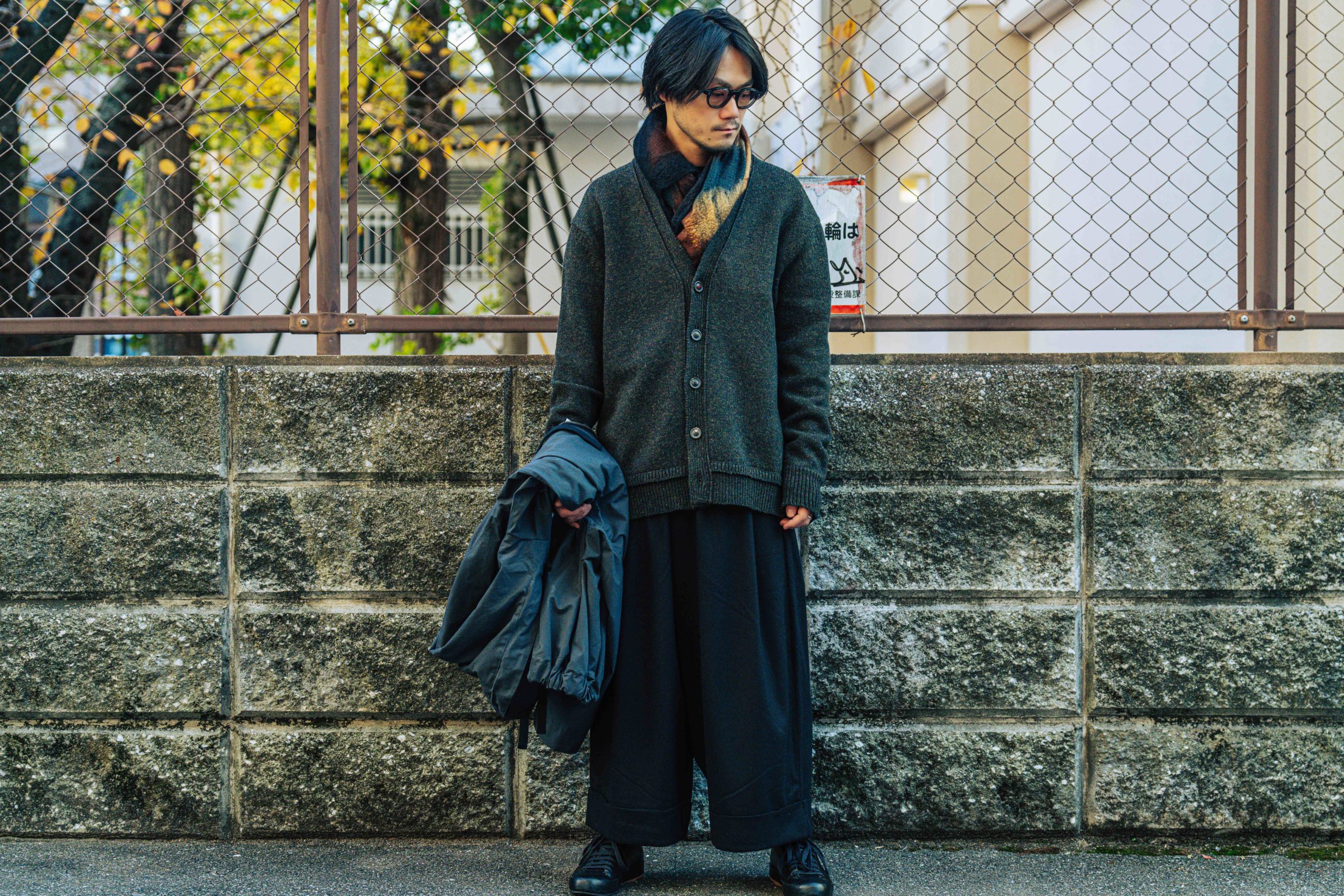 メゾンマルジェラのエルボーパッチカーディガン | HUES 福岡セレクト