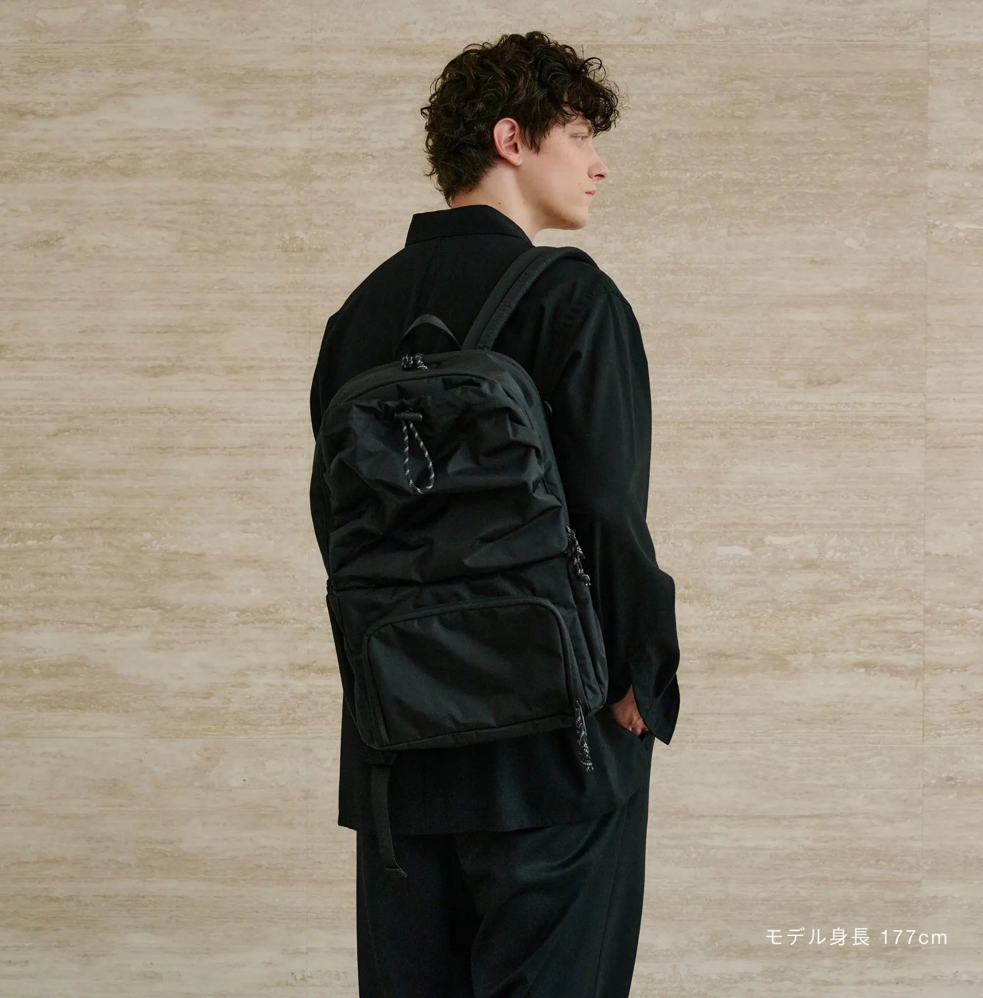 Hugoo ブラック リュックサックとポーチセット Hugoo ブラック