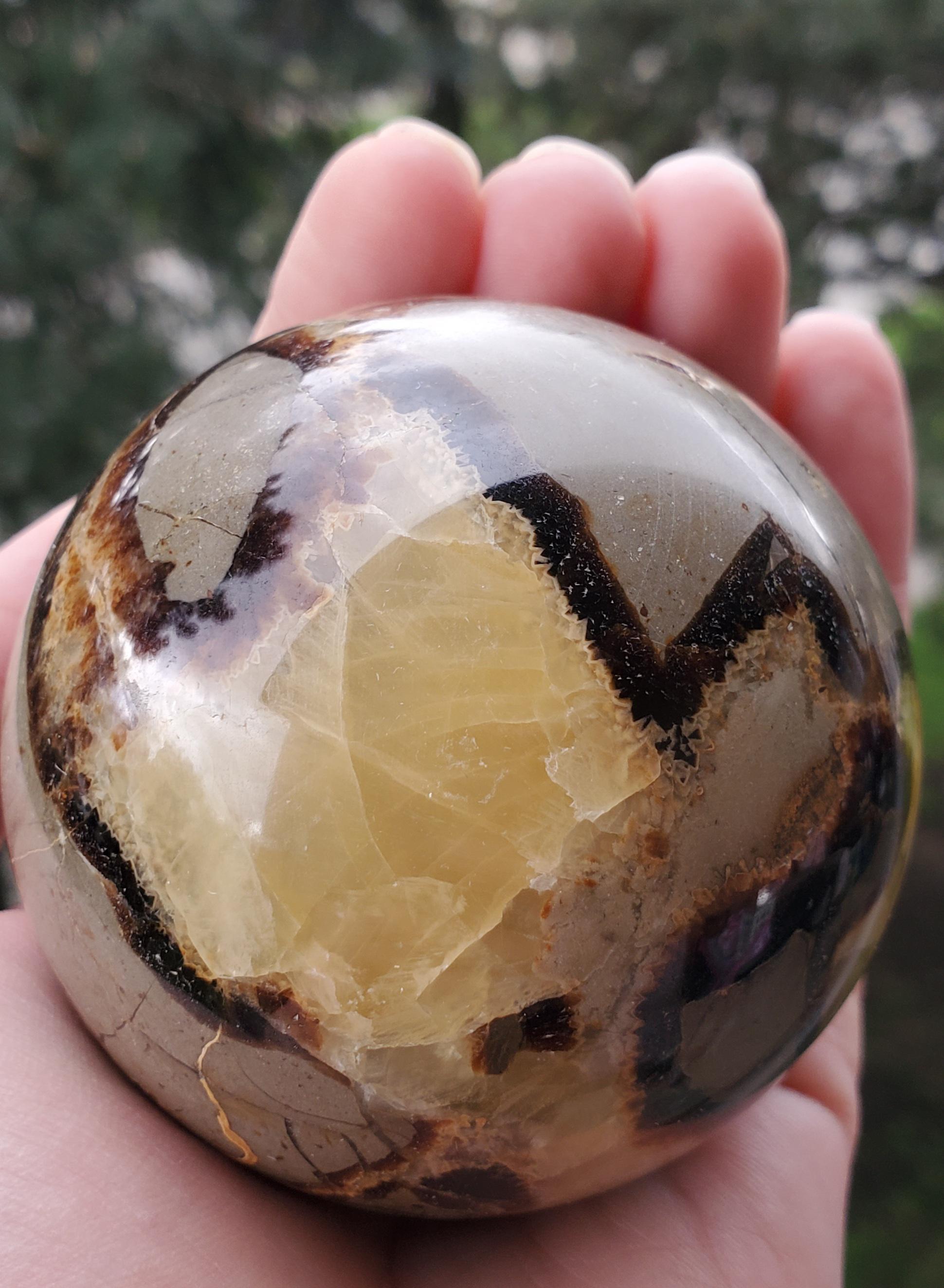 セプタリアン・スフィア、別名ドラゴンストーン : r/Crystals