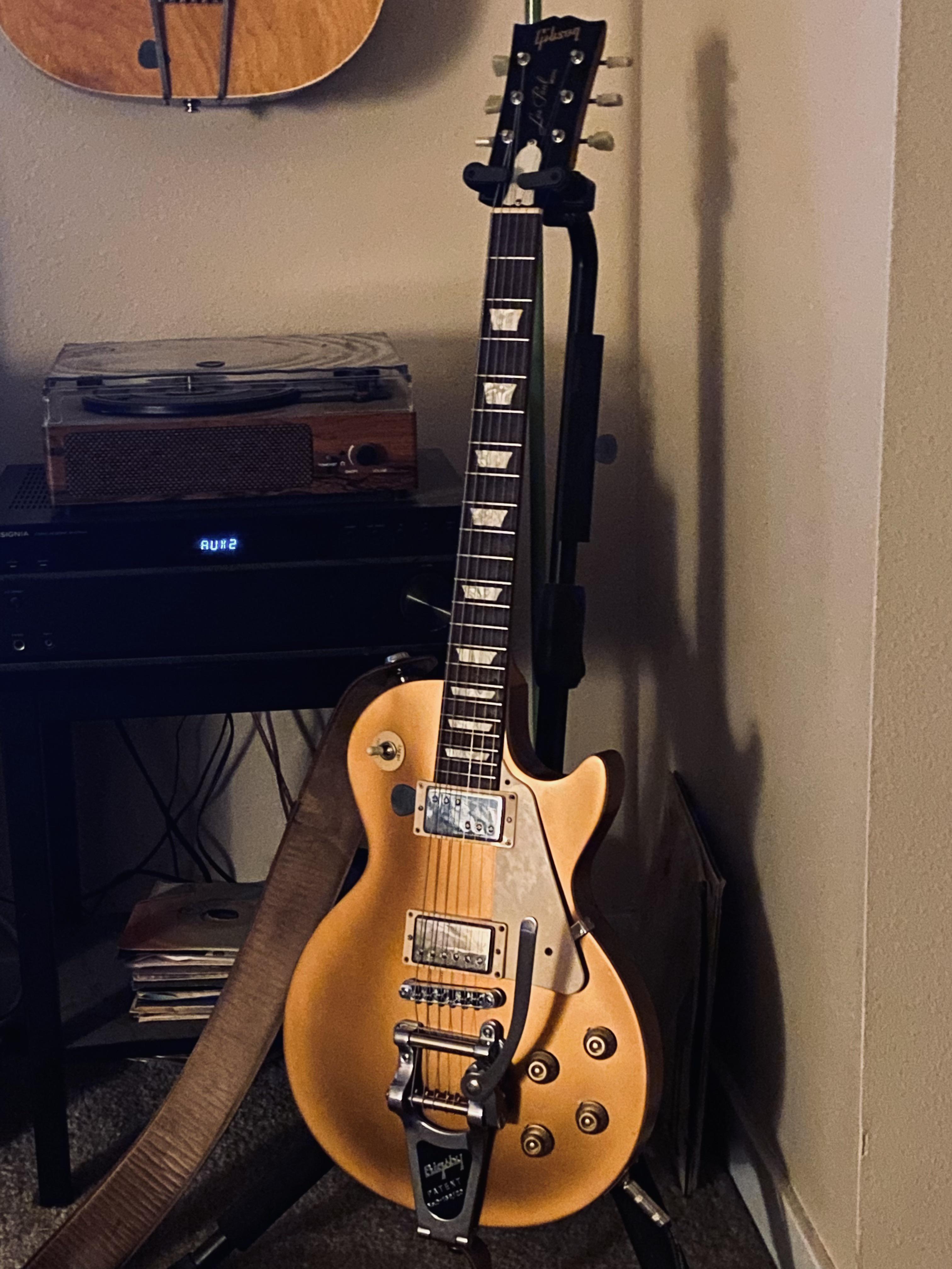 レスポールにローラーブリッジと一緒にビグスビーを付けたら