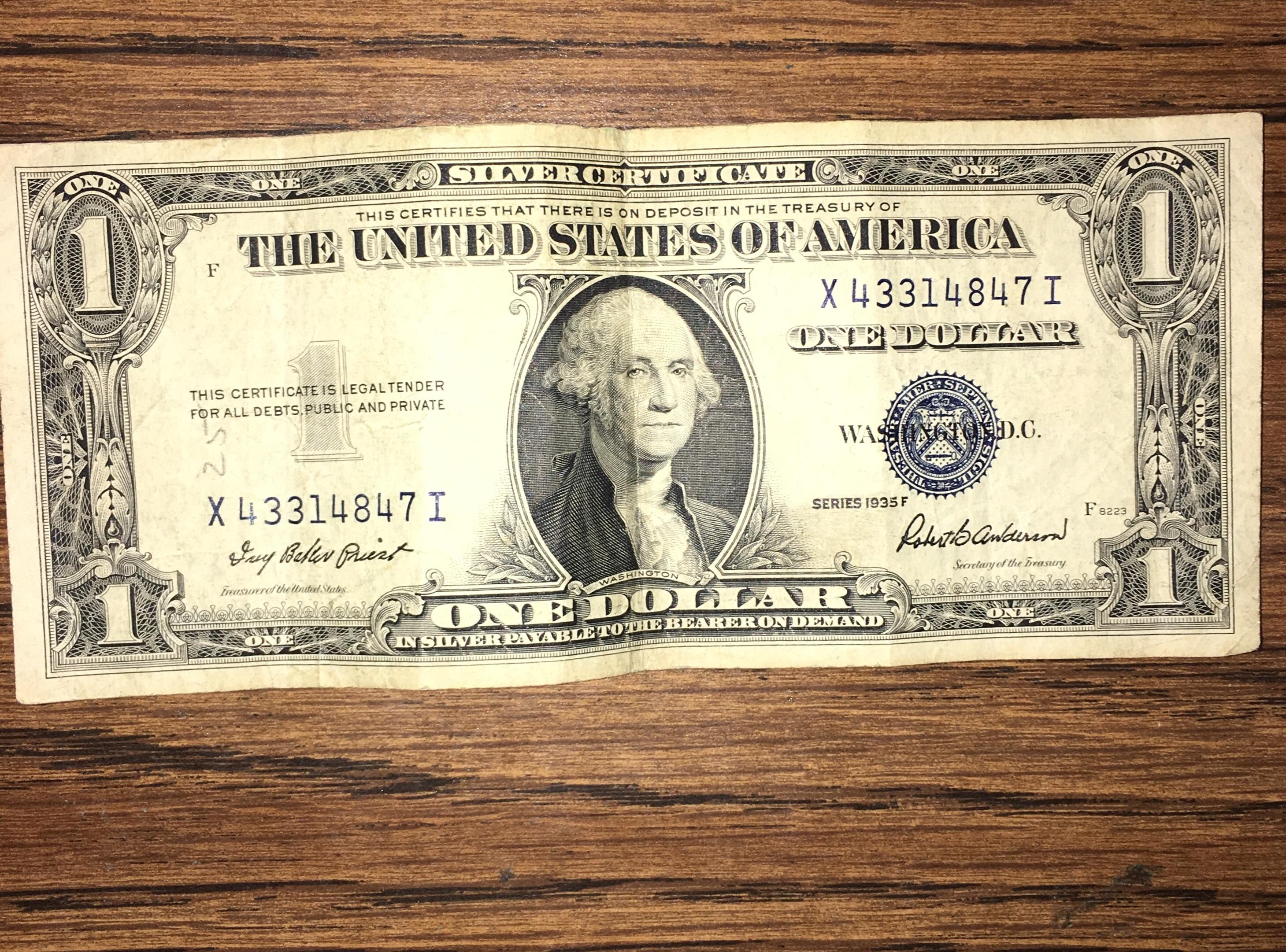 1935年の一ドル札を古いものをもらったんだ。 : r/mildlyinteresting