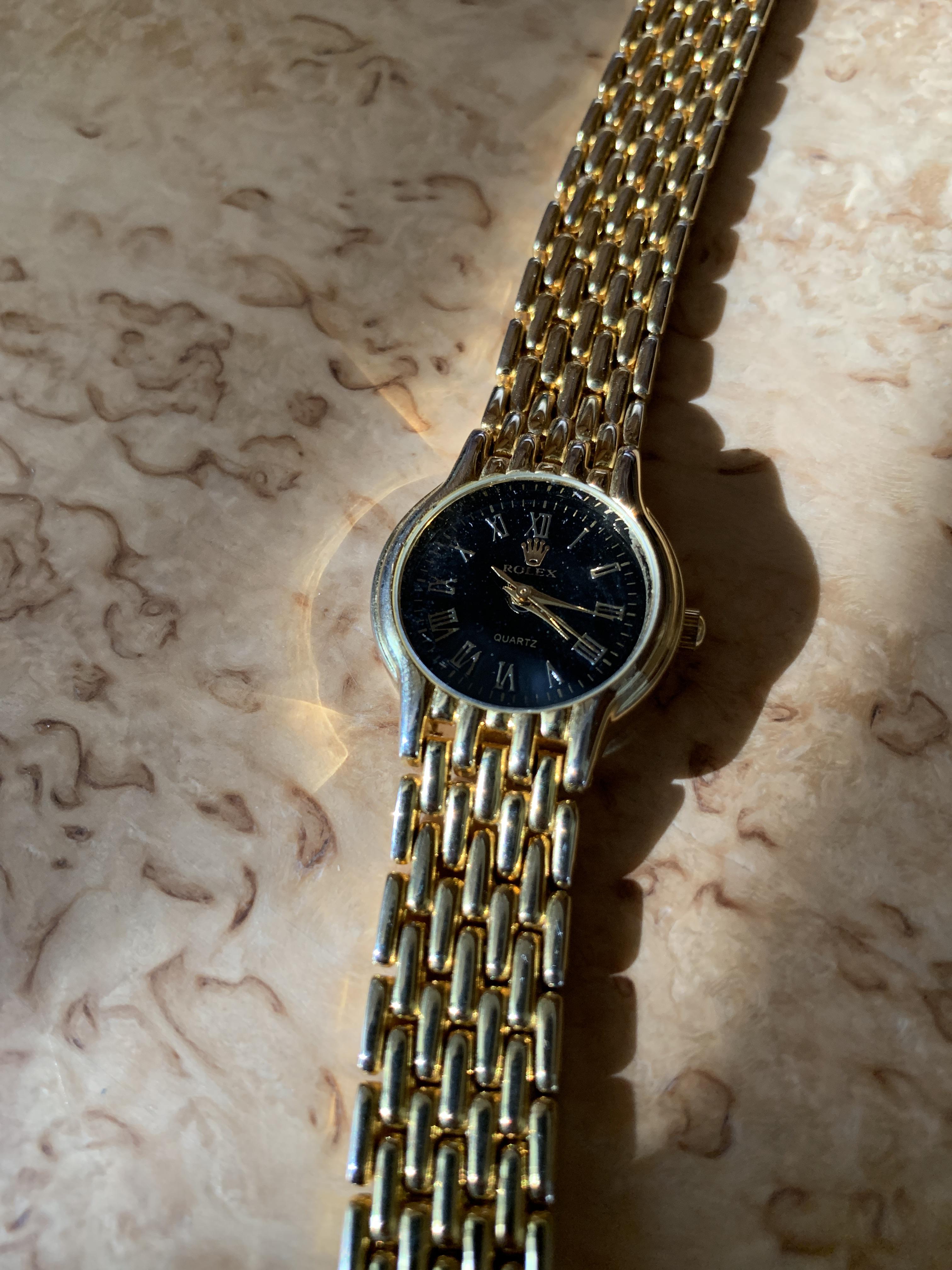 時計の識別を手伝って！ロレックス クォーツ、裏には Geneve 59312 っ