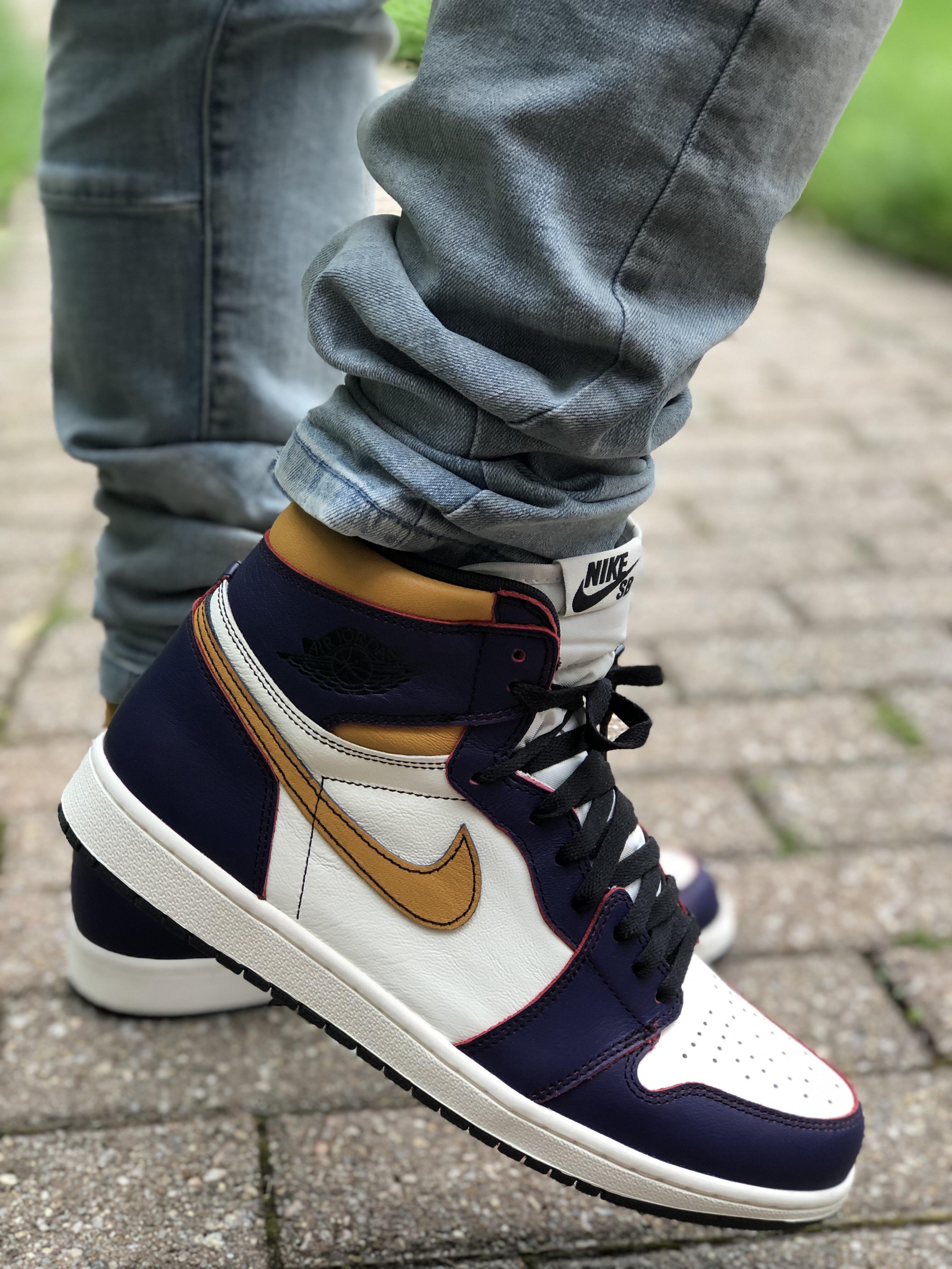 Jordan 1 x Nike SB LA to Chicagos. Currently in LA mode, gonna
