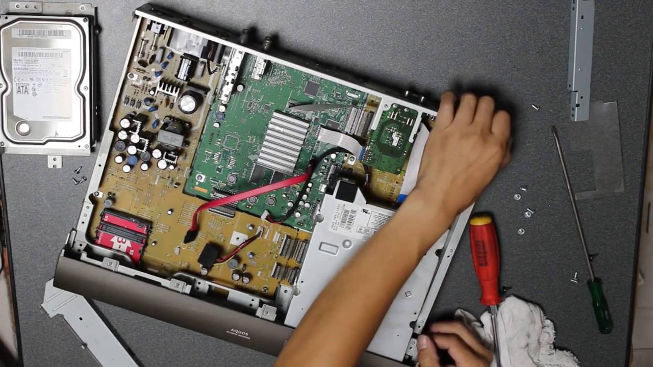 シャープAQUOS DVDレコーダー DV-AC82 分解 ハードディスク、ドライブ