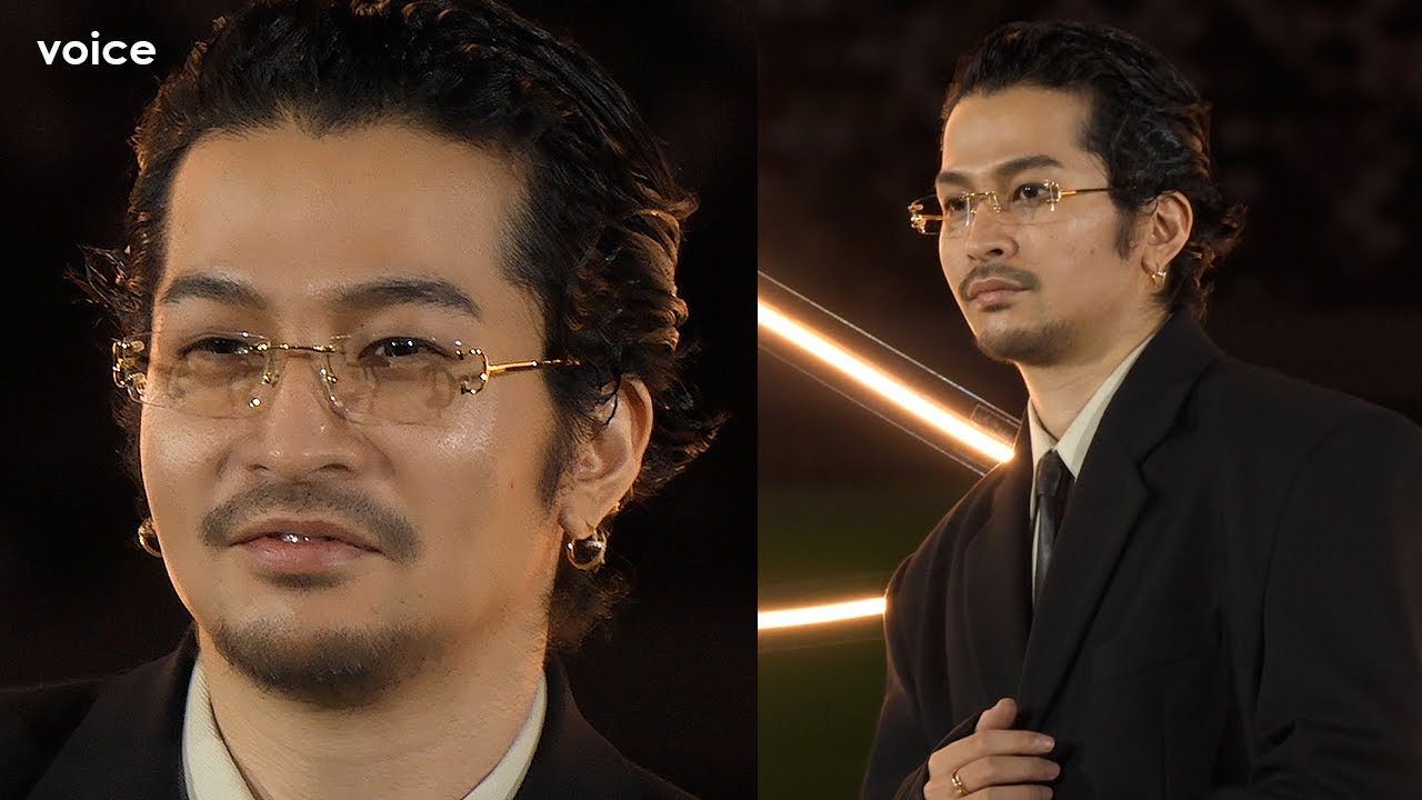 King Gnu・常田大希、フォトコールに照れ気味 オールバック＆ブラック