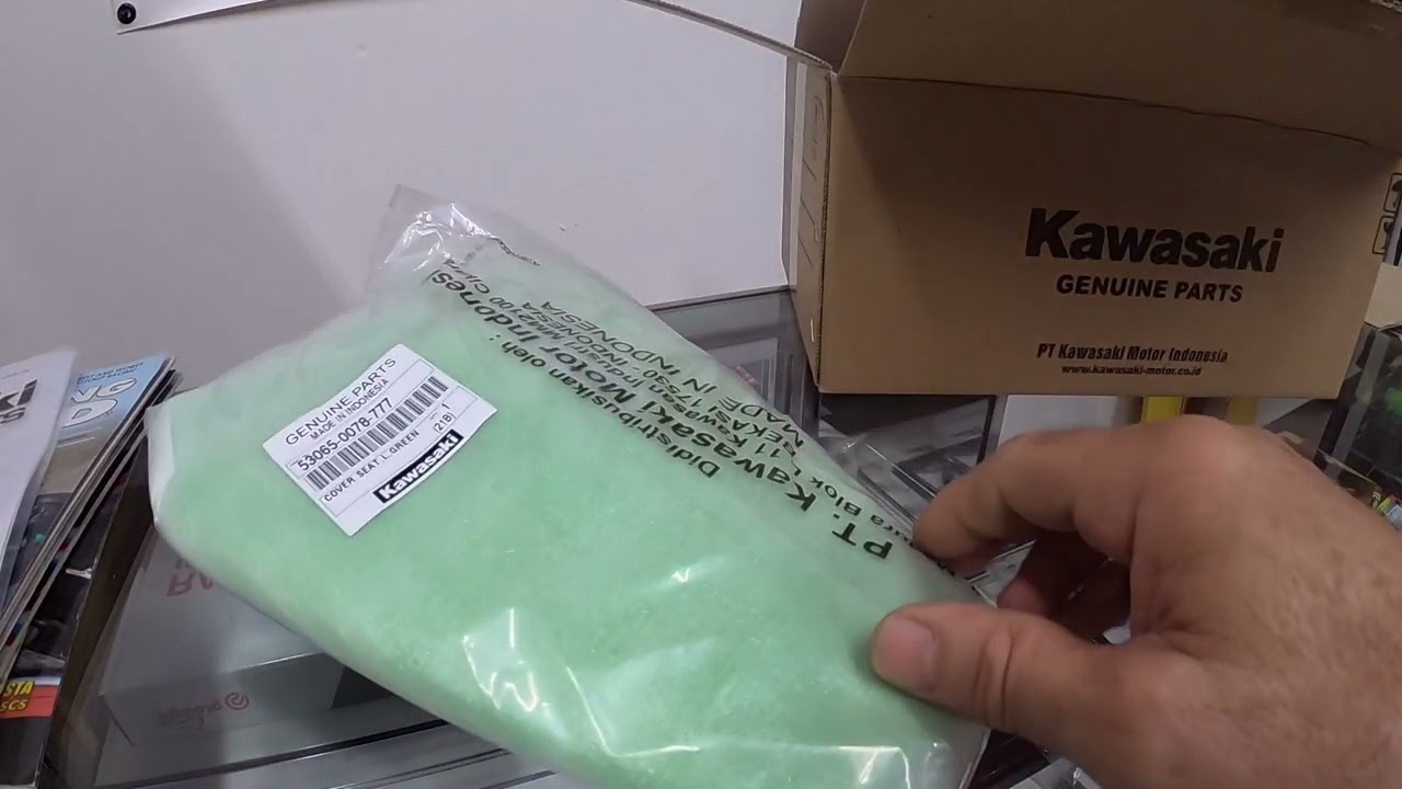 Kawasaki ZX4RR/ZX-25R Rear Cowl - YouTube