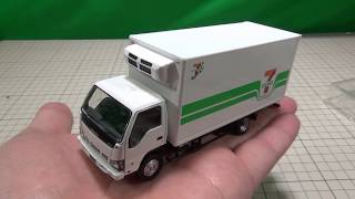 Tomica Limited Vintage Neo Isuzu Elf Panel Van 7-Eleven Truck