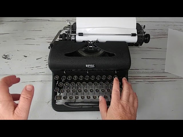 1946 Royal Arrow portable vintage typewriter | DEMO VIDEO - YouTube