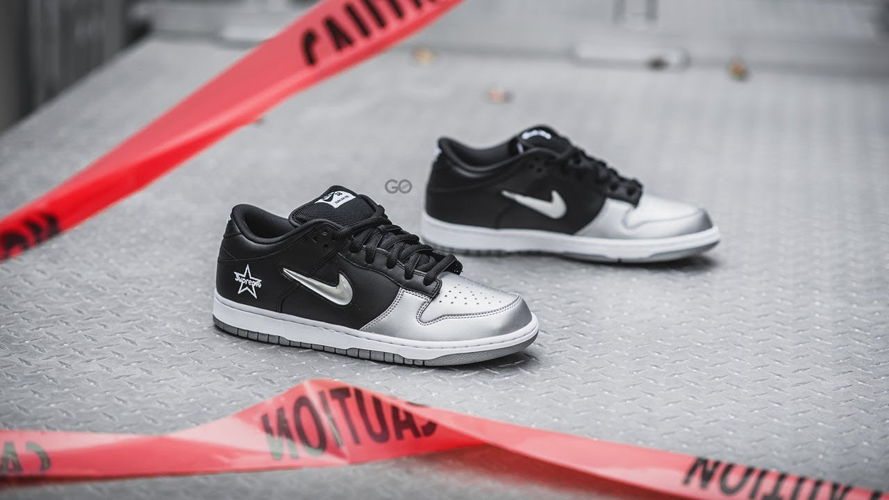 Supreme x Nike SB Dunk Low OG QS 