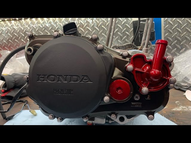 2004 HONDA CRF250 Engine rebuild PT 3 (bottom end rebuild and