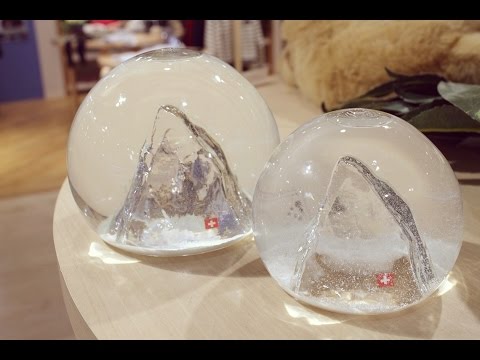 阪急百貨店】GLAS&LICHT社製 スノードーム「マッターホルン」 - YouTube
