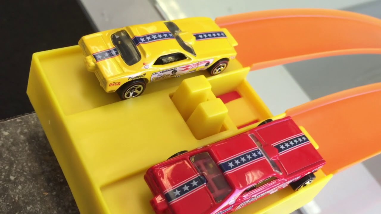 Hot Wheels Snake Mongoose Drag Set - YouTube