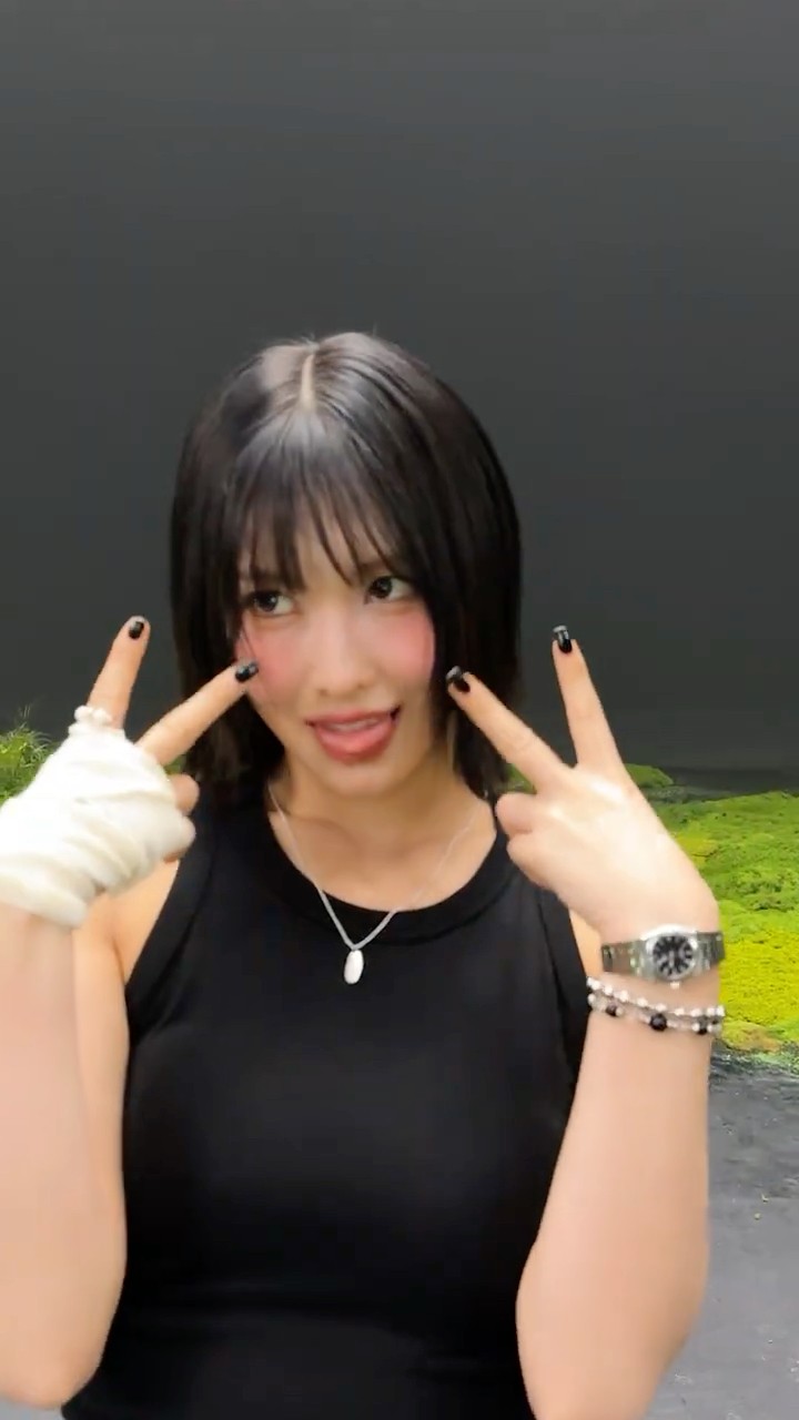 TWICE「ENEMY」#MOMO - YouTube