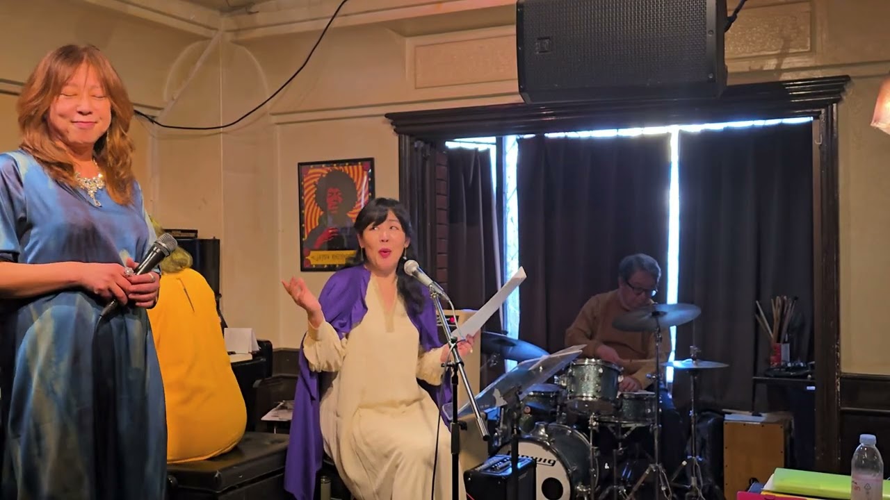 三月の雨 新田佳子at TAKE FIVE 大阪 2022.11.25 - YouTube