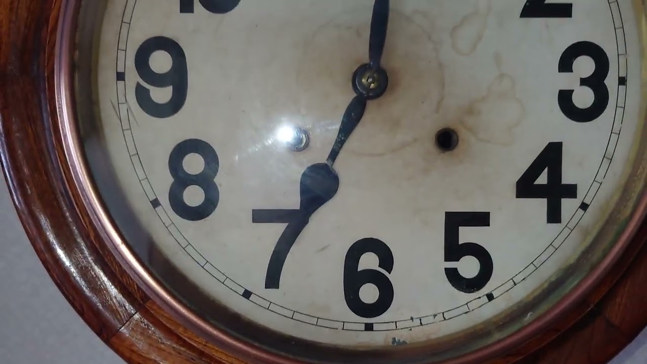 精工舎 十二寸グレシャム丸型ゼンマイ振り子時計 - YouTube