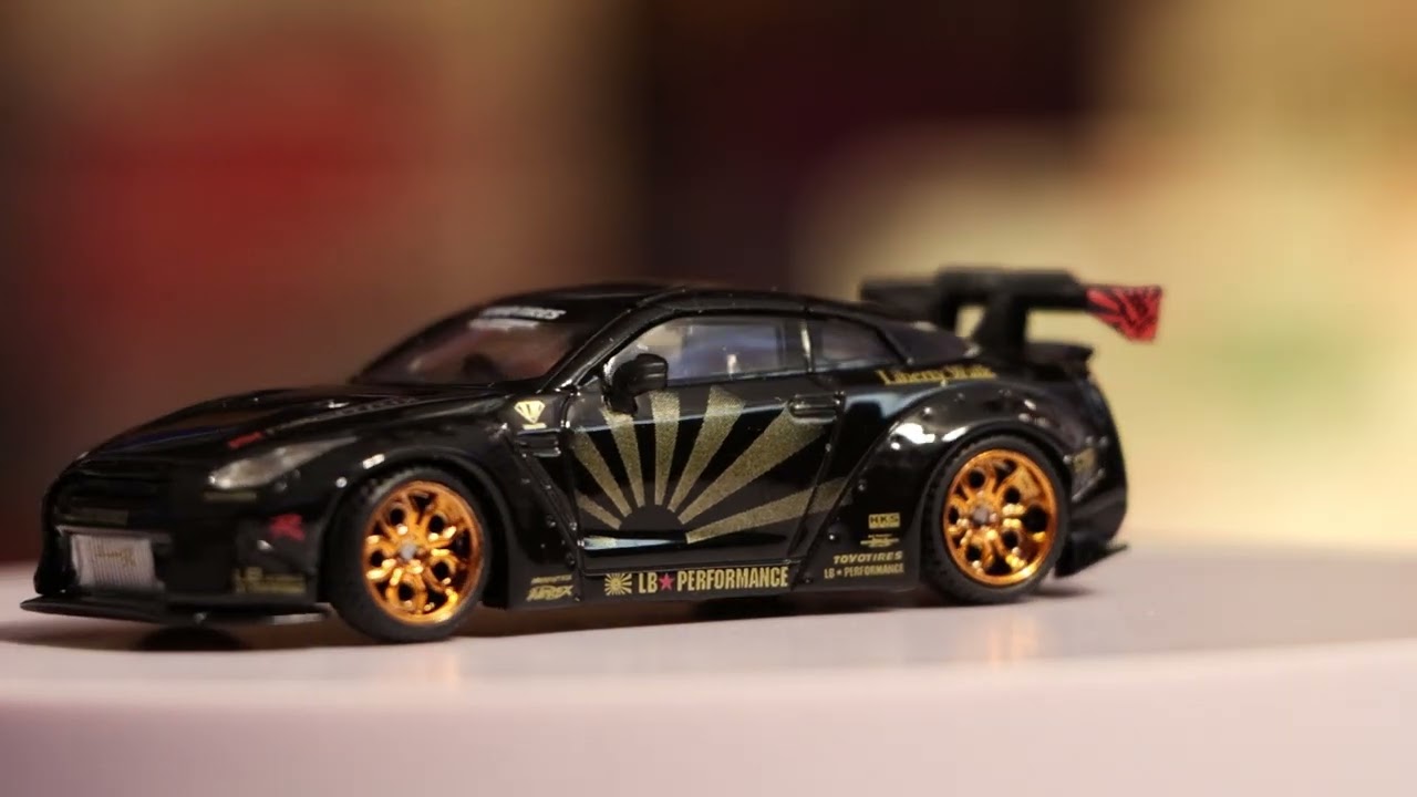 Mini GT Nissan GT-R Black w/copper wheel #5 & Skyline GT-R 1993
