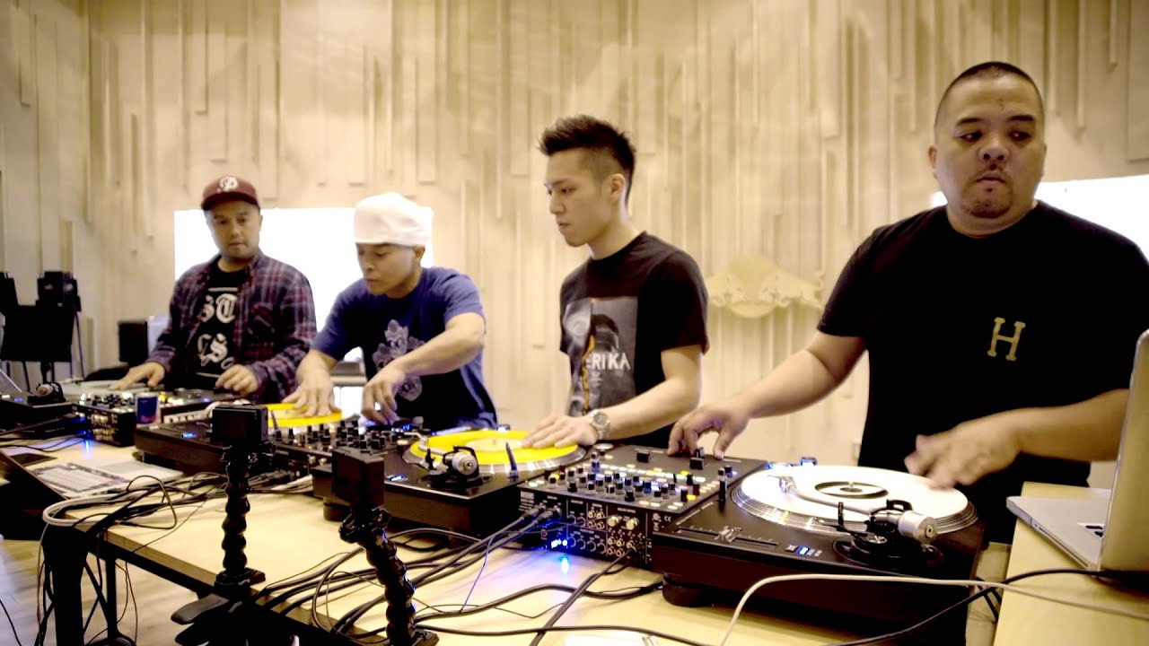 Invisibl Skratch Piklz ( DJ QBert, DJ Shortkut, D-Styles) with