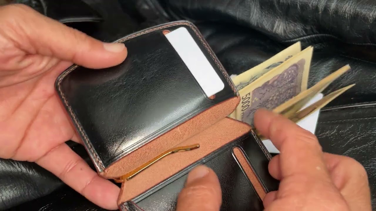 手のひらに機能美を ― マネークリップ | 6T leatherworks