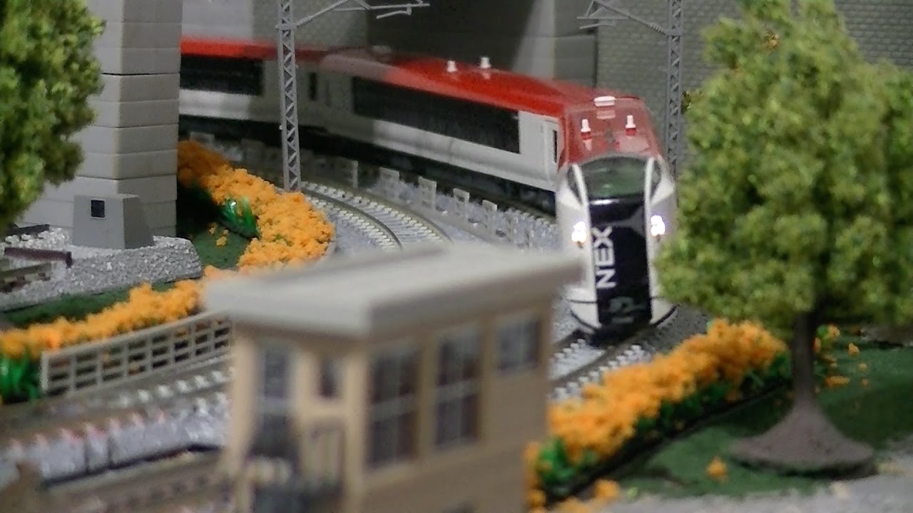 Nゲージ KATO E259系 成田エクスプレス 走行動画 - YouTube