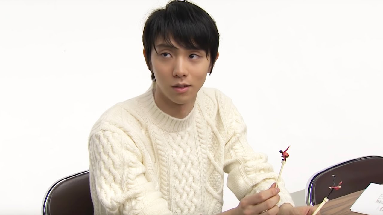 羽生結弦選手、自分のフィギュア付きマドラーを解説／ロッテガーナCM