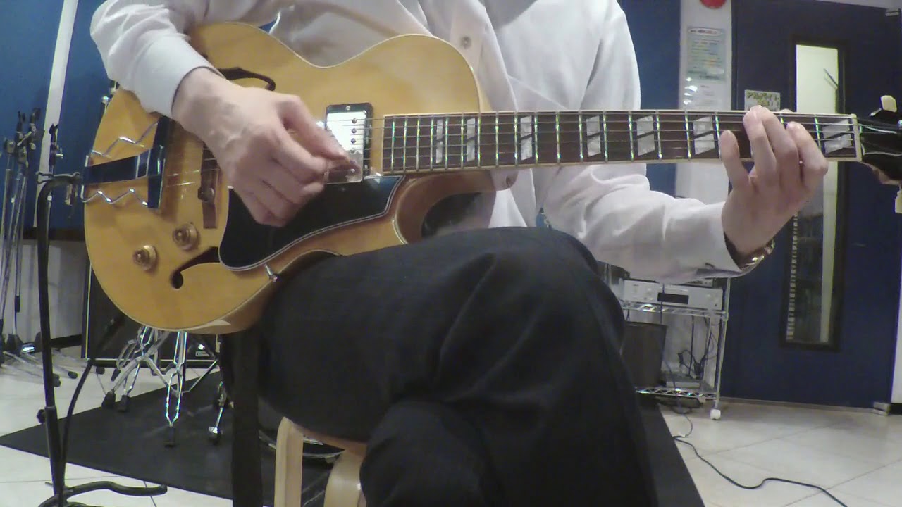 Archtop Tribute AT102 Jr. - YouTube